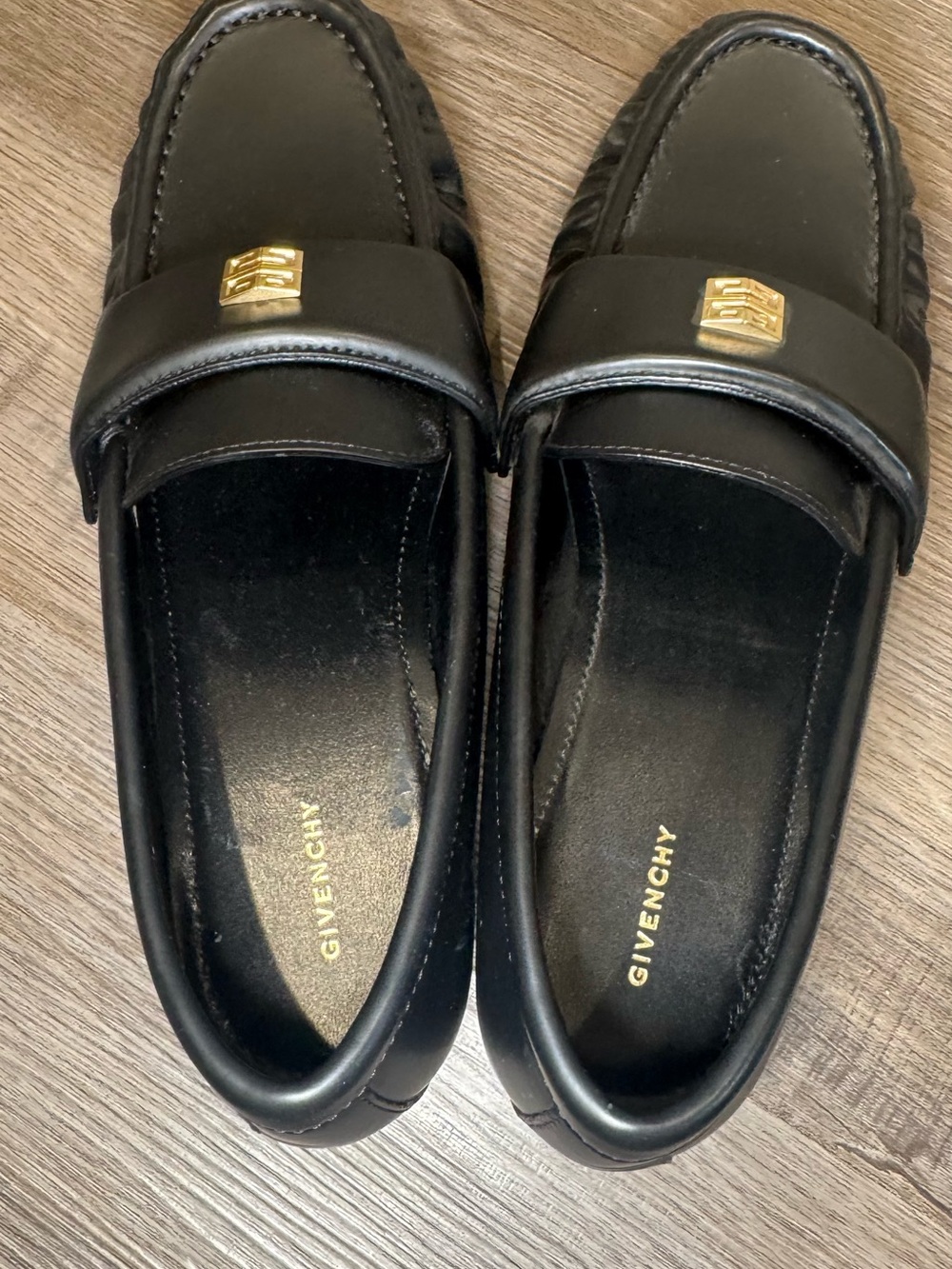 Givenchy 4G Logo Plaque Round Black Leather Loafers - Picture 3 of 11